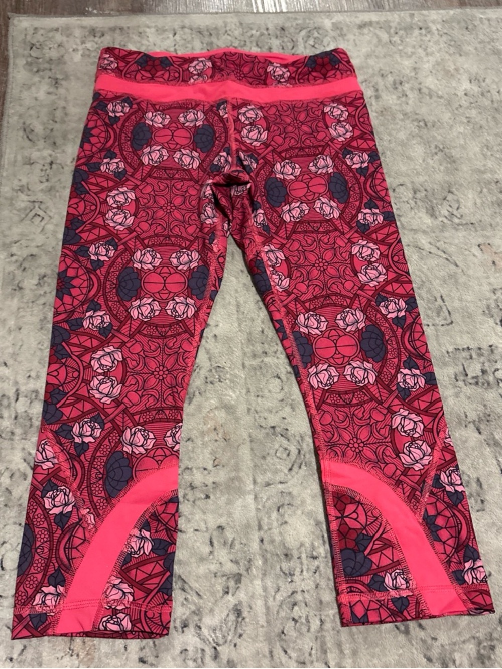 Lululemon Girls' Pink Patterned Active Capri Leggings